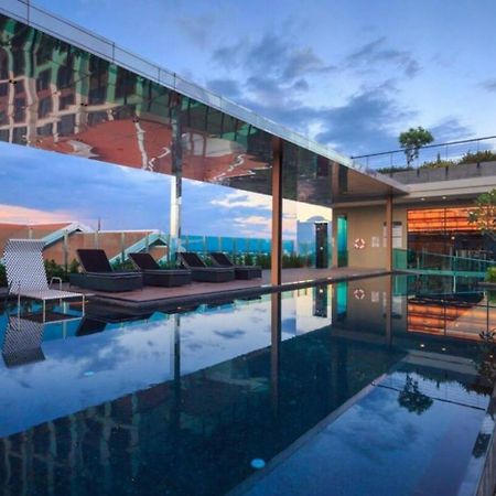 Luxury And Modern Condo In Central Chiang Mai - Astra Condo 외부 사진