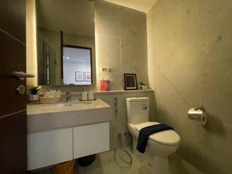 Luxury And Modern Condo In Central Chiang Mai - Astra Condo 외부 사진