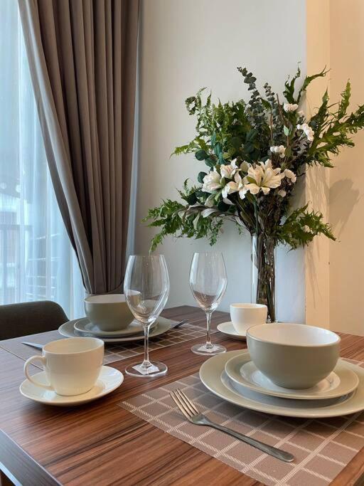 Luxury And Modern Condo In Central Chiang Mai - Astra Condo 외부 사진